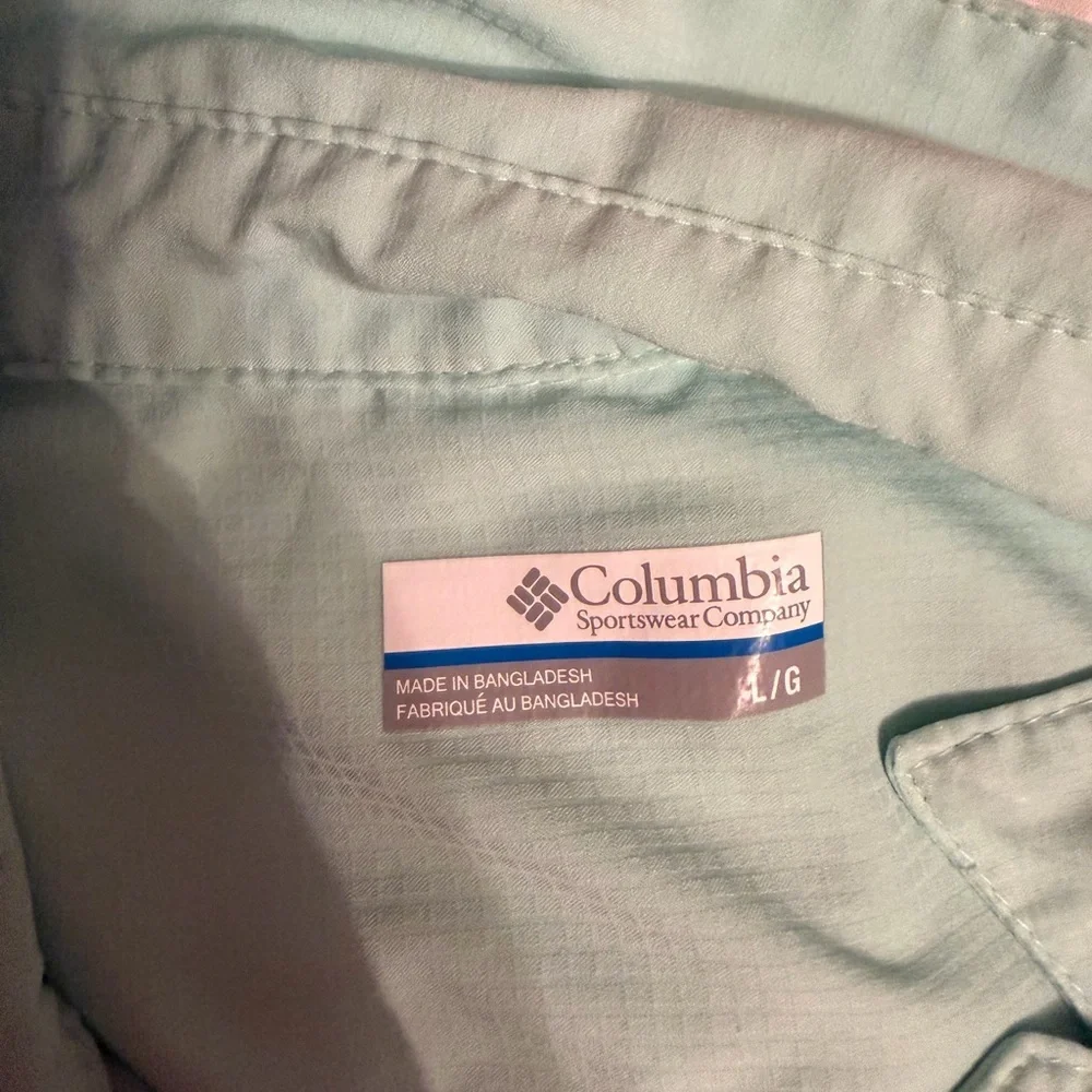 Columbia Women's Mint Sleeveless Button Down Shirt - Picture 4 of 4